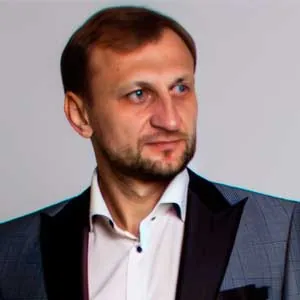 Александр Якушев — журналист Первого рейтинга